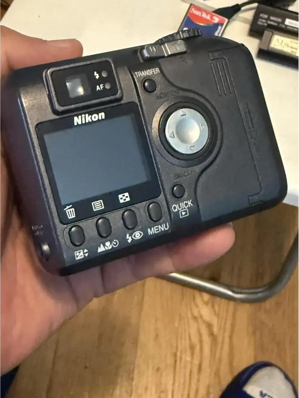 VTG Nikon Coolpix 885 Digital Camera With CF Memory Card ,W/manuals , ( Read)